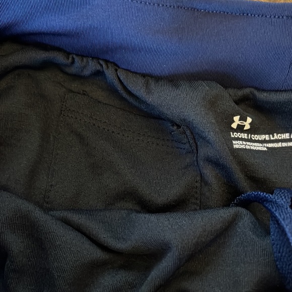 Under Armor Athletic Shorts. Navy with TieDie Flower like print. medium - Picture 4 of 10